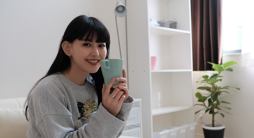 ゆりっぱ部屋にて寛ぎ中の菅沼ゆり